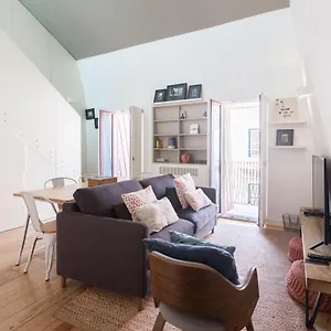 https://feels-like-home-bairro-alto-design-flat.hotels-lisbon-portugal.com